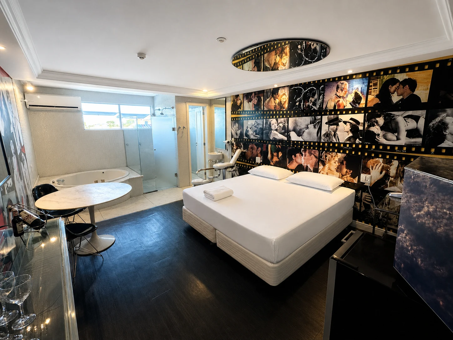 Suíte Hollywood do Motel Você Que Sabe em Curitiba