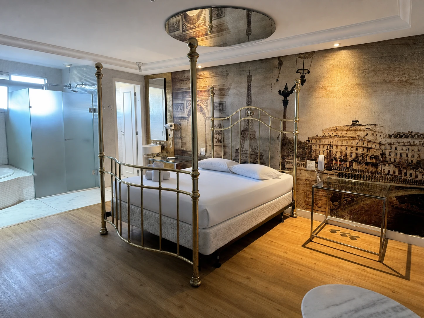 Suíte Paris do Motel Você Que Sabe em Curitiba