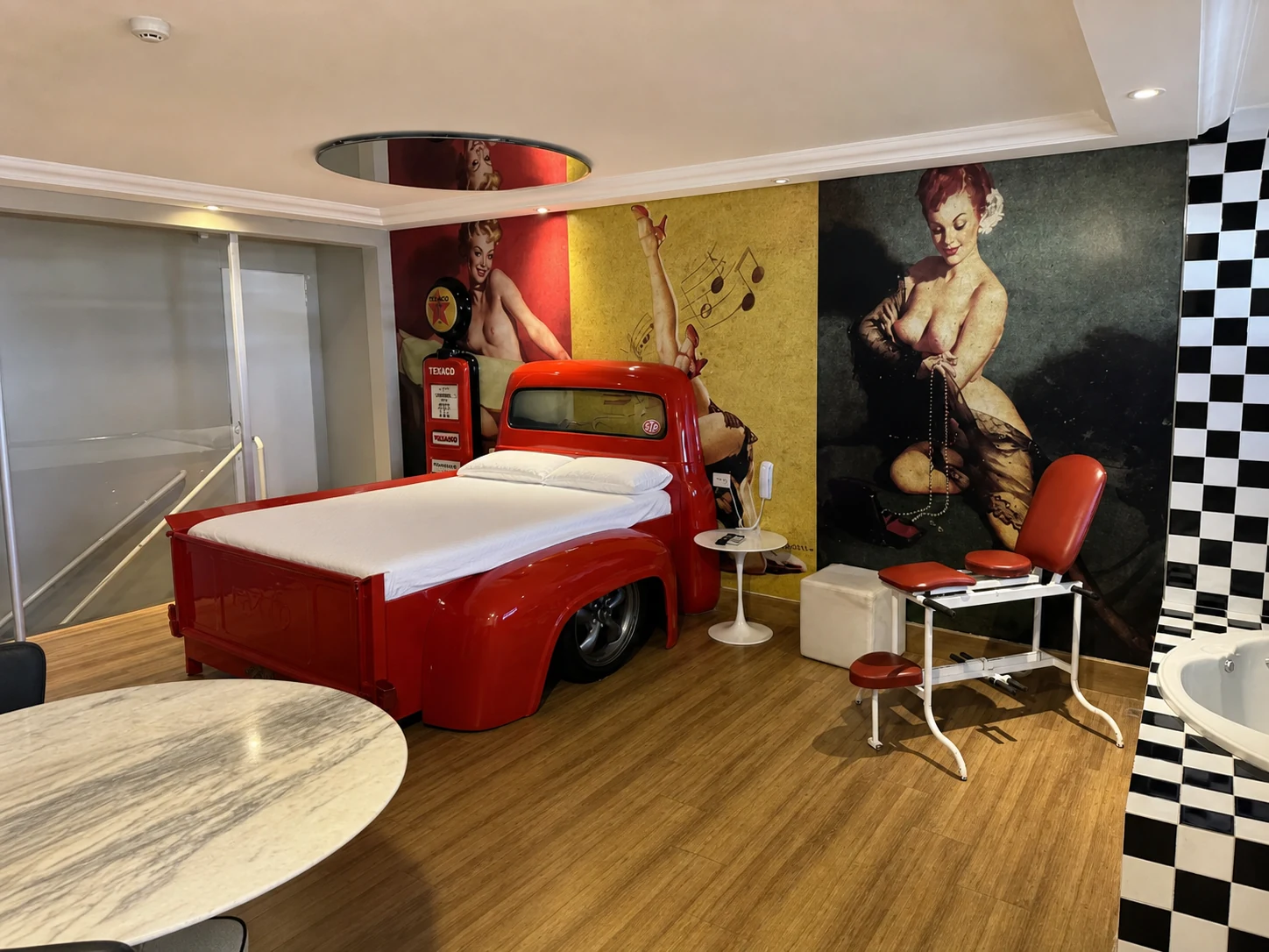 Suíte Vintage do Motel Você Que Sabe em Curitiba